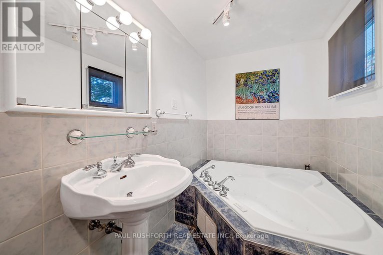 28752377/89-hawk-crescent/hunt-clubwestern-community/ottawa/ontario/K1V9G8_18