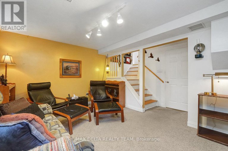 28636834/6383-st-louis-drive/hiawatha-parkconvent-glen/ottawa/ontario/K1C2X9_37