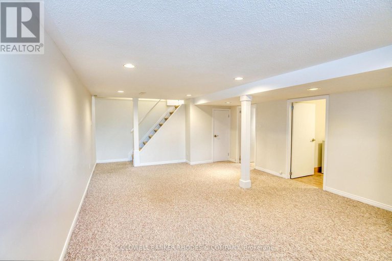 29327357/1947-conrad-avenue/urbandale-acres/ottawa/ontario/K1H6V7_28