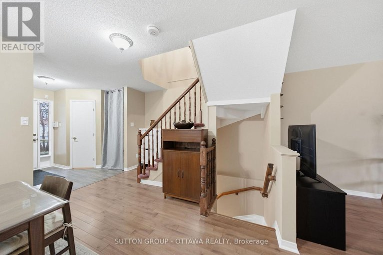 29623978/814-nesting-way/fallingbrookgardenway-south/ottawa/ontario/K4A3X2_12