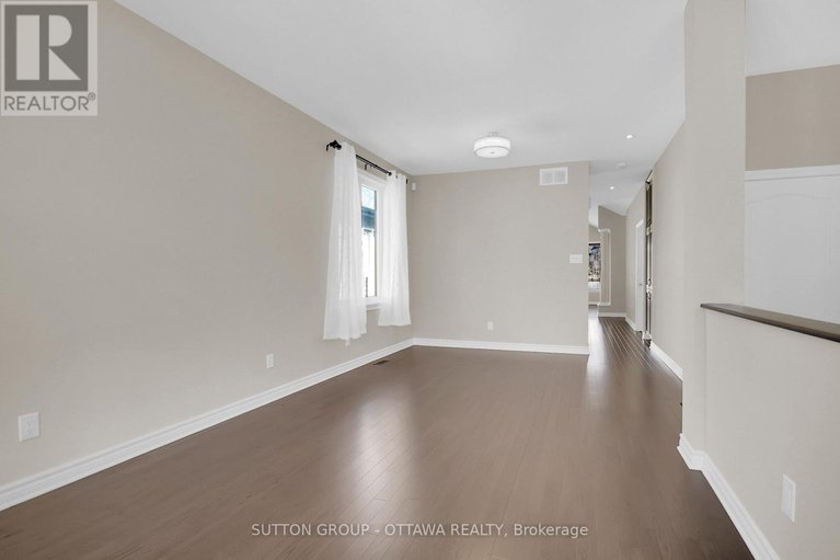 28627249/809-carnelian-crescent/riverside-southgloucester-glen/ottawa/ontario/K1X0A8_8