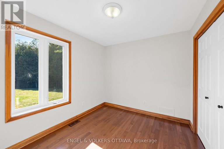 28882323/4682-beckwith-boundary-road/rideau-twp-south-to-roger-stevens-drive/ottawa/ontario/K0A1B0_22