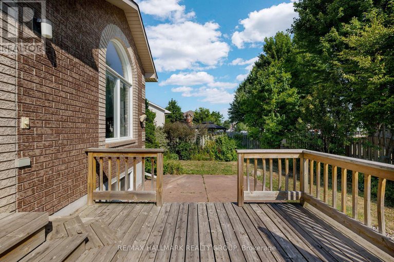 28728271/1087-rocky-harbour-crescent/riverside-southgloucester-glen/ottawa/ontario/K1V1V4_46