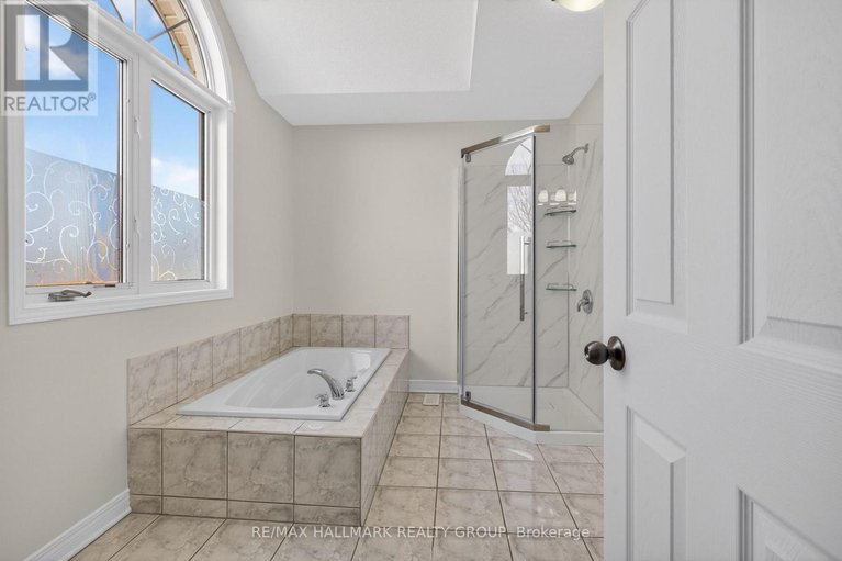 29666463/131-beaumont-avenue/town-of-rockland/clarence-rockland/ontario/K4K1R7_25