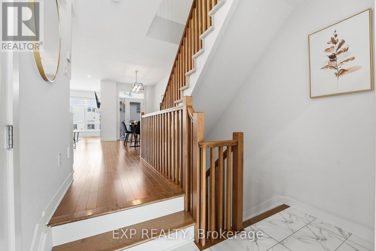 29194137/687-capricorn-circle/riverside-southgloucester-glen/ottawa/ontario/K4M0J5_5