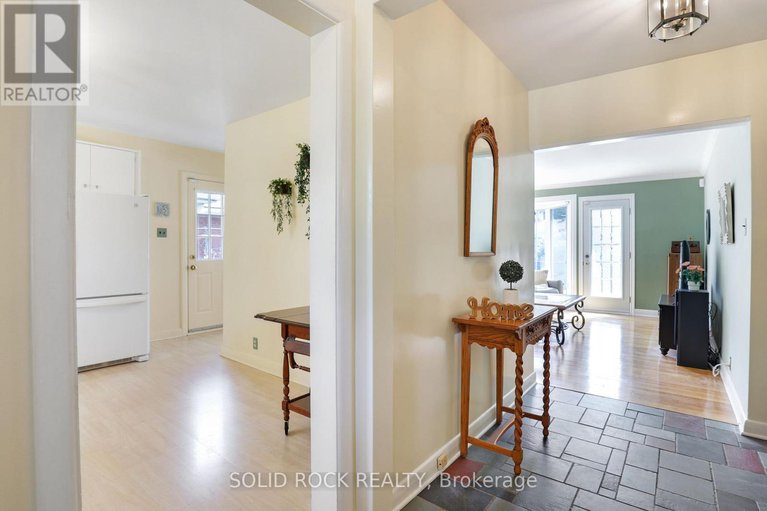 28861581/632-chadburn-avenue/riverview-park/ottawa/ontario/K1G0Y7_4