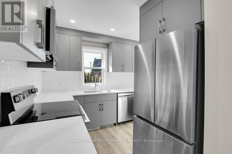 29470897/624-clarke-avenue/castle-heightsrideau-high/ottawa/ontario/K1K0Y7_15