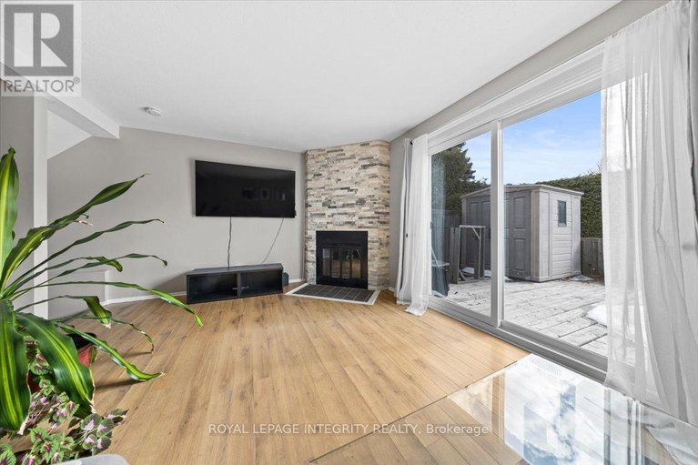 29629898/c-1771-lamoureux-drive/queenswood-heights-south/ottawa/ontario/K1E2N5_8