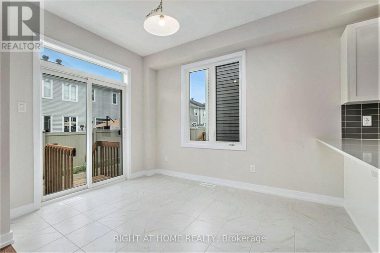 29203481/73-hackamore-crescent/goulbourn-twp-from-franktown-rdsouth-to-rideau/ottawa/ontario/K0A2Z0_12