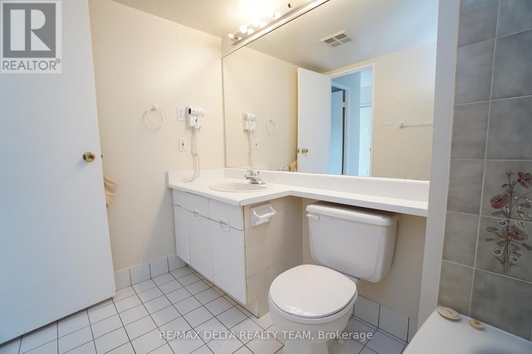 28910749/1506-545-st-laurent-boulevard/viscount-alexander-park/ottawa/ontario/K1K4H9_13