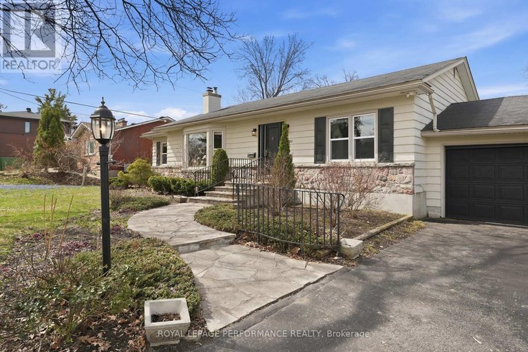 29644956/880-melwood-avenue/mckellar-heightsglabar-park/ottawa/ontario/K2A3C3_5