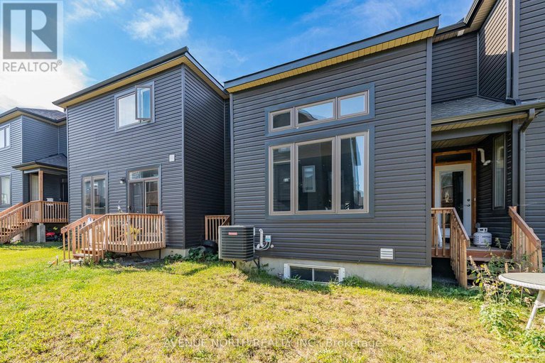 28972709/1024-kijik-crescent/blossom-parkkemp-parkfindlay-creek/ottawa/ontario/K1X0G9_45