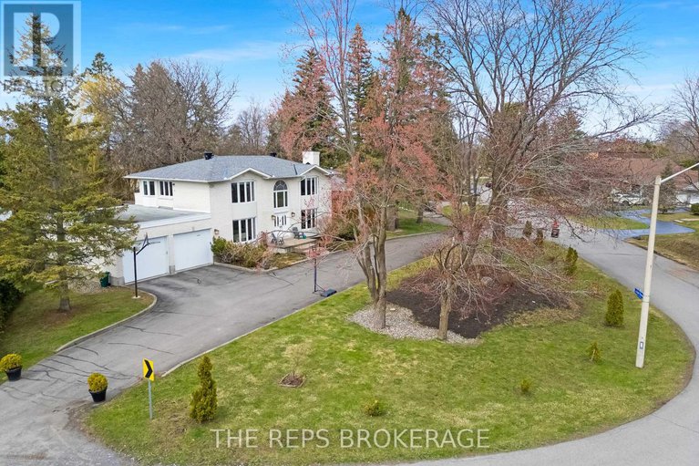 28336978/3062-upper-otterson-place/mooneys-bayrevelstoke/ottawa/ontario/K1V7B6_37
