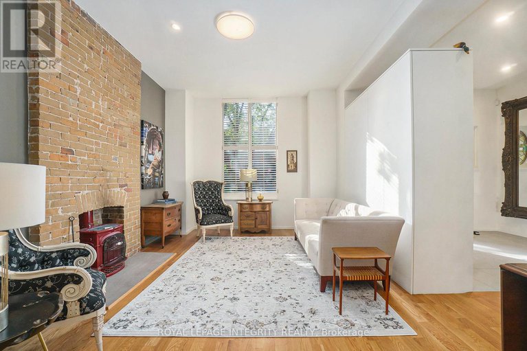 28914148/45-mcleod-street/ottawa-centregolden-triangle/ottawa/ontario/K2P0Z4_19