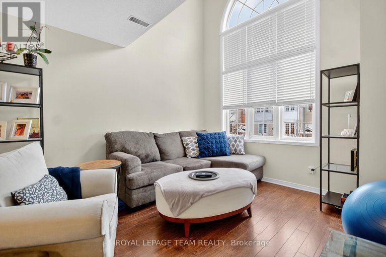 29406960/145-wharhol-private/westcliffe-estates/ottawa/ontario/K2H1G5_7