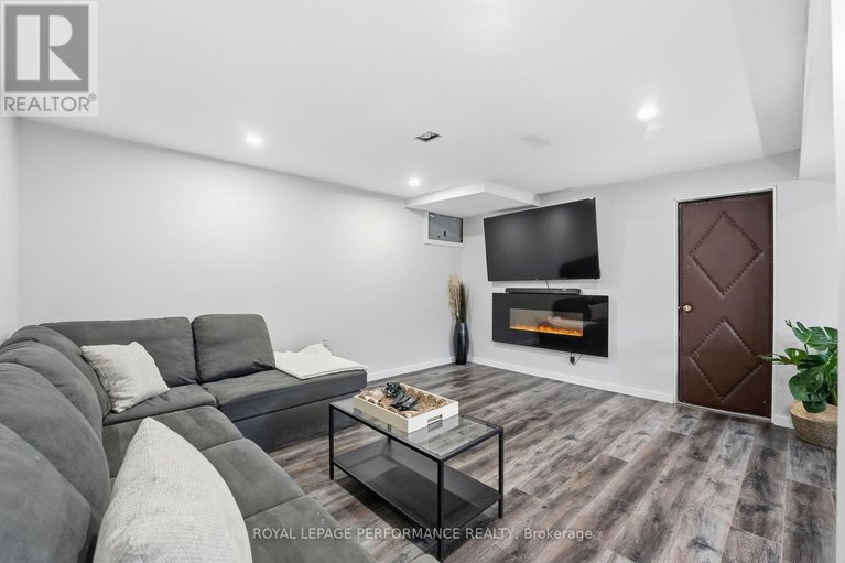 29528377/990-laviolette-street/town-of-rockland/clarence-rockland/ontario/K4K1B9_19