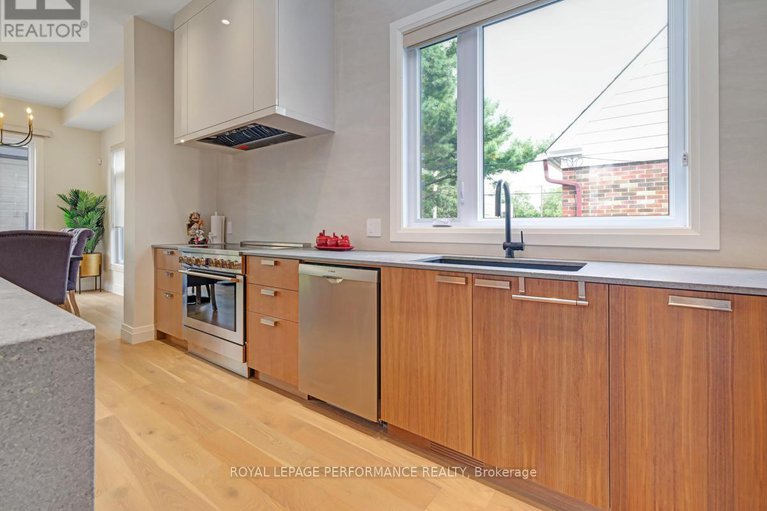 28039969/145-mulvihill-avenue/westborohampton-park/ottawa/ontario/K1Z6Y3_8