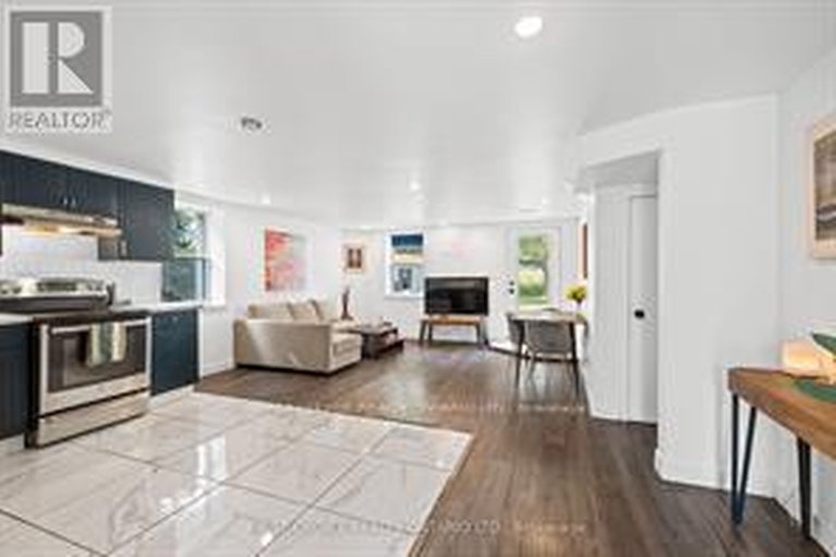 29626971/10-campbell-reid-court/rural-kanata-central/ottawa/ontario/K2K1X7_8