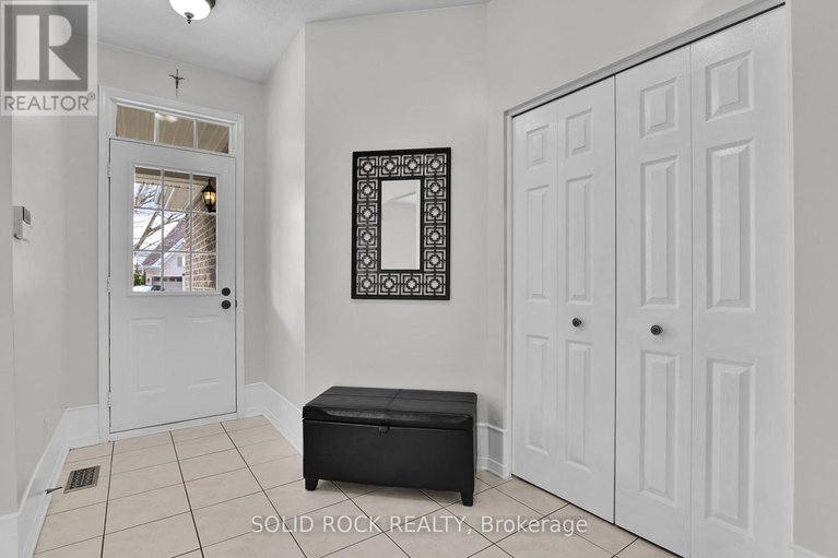 28372403/1824-mccallum-drive/fallingbrookgardenway-south/ottawa/ontario/K4A3T7_4