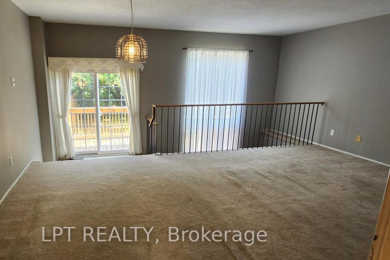 28763963/148-pickwick-drive/cedargrovefraserdale/ottawa/ontario/K2J3C8_5