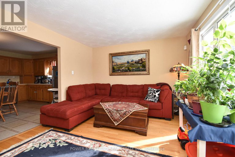 29278777/3329-navan-road/mer-bleuebradley-estatesanderson-park/ottawa/ontario/K1W0K7_5