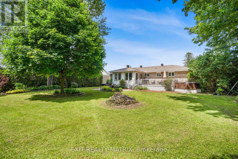 28639624/31-front-road/lorignal/champlain/ontario/K0B1K0_6