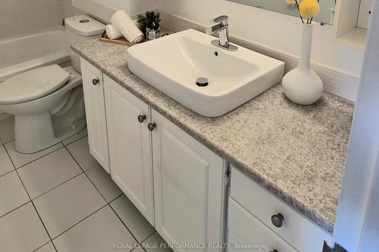 29631803/1113-20-chesterton-drive/borden-farmstewart-farmcarleton-heightsparkwood-hills/ottawa/ontario/K2E6Z7_32