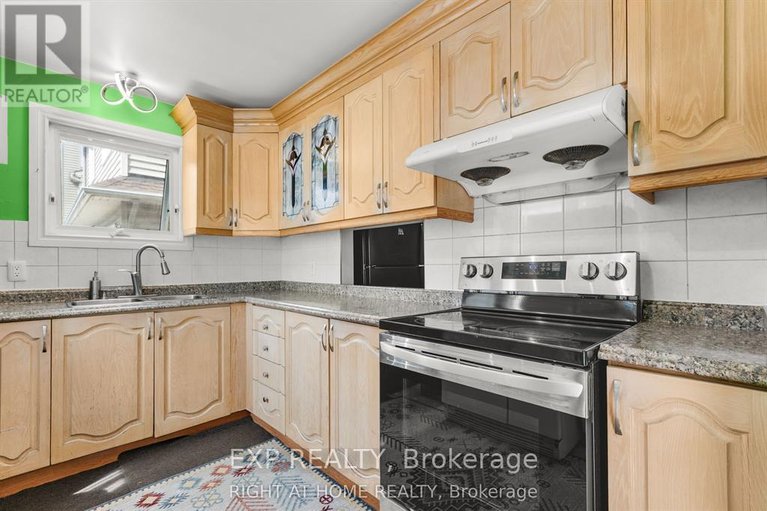 29506603/3142-dumaurier-avenue-e/fairfield-heights/ottawa/ontario/K2B8R1_10