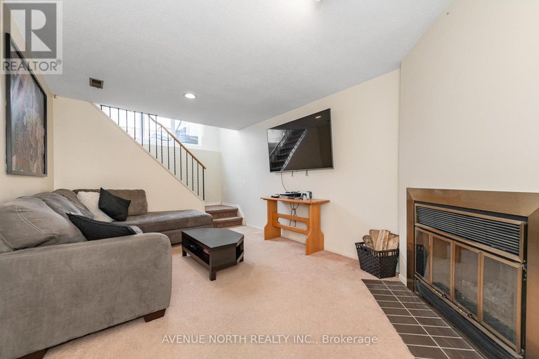 29251026/128-midsummer-terrace/queenswood-heights-south/ottawa/ontario/K1E3V3_39