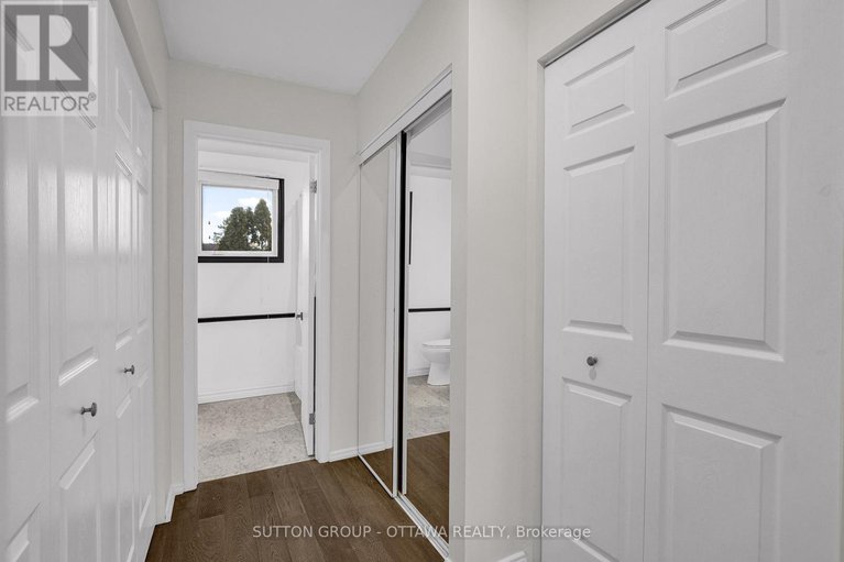 28535998/13-weatherwood-crescent/pineglencountry-place/ottawa/ontario/K2E7C5_28
