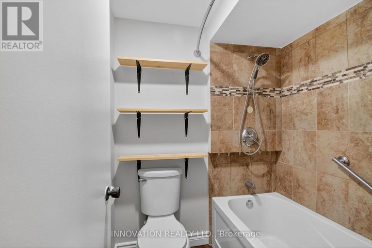 29490132/5-2336-orient-park-drive-e/blackburn-hamlet-south/ottawa/ontario/K1B4N5_35