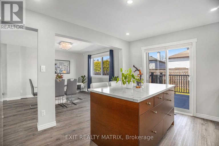 29440006/697-levac-drive/fallingbrookpineridge/ottawa/ontario/K4A2R3_15