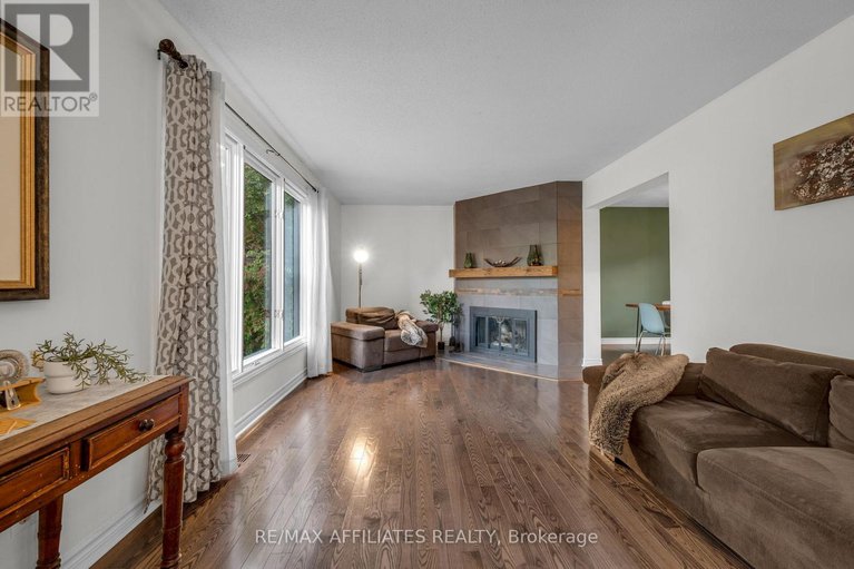 29158864/22-inuvik-crescent/katimavik/ottawa/ontario/K2L1A2_8