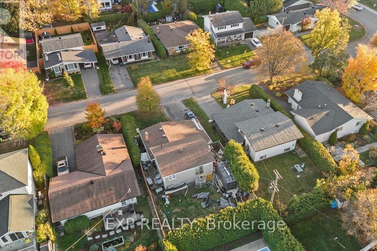 29470733/2670-stone-crescent-n/redwood-park/ottawa/ontario/K2H6Z1_5