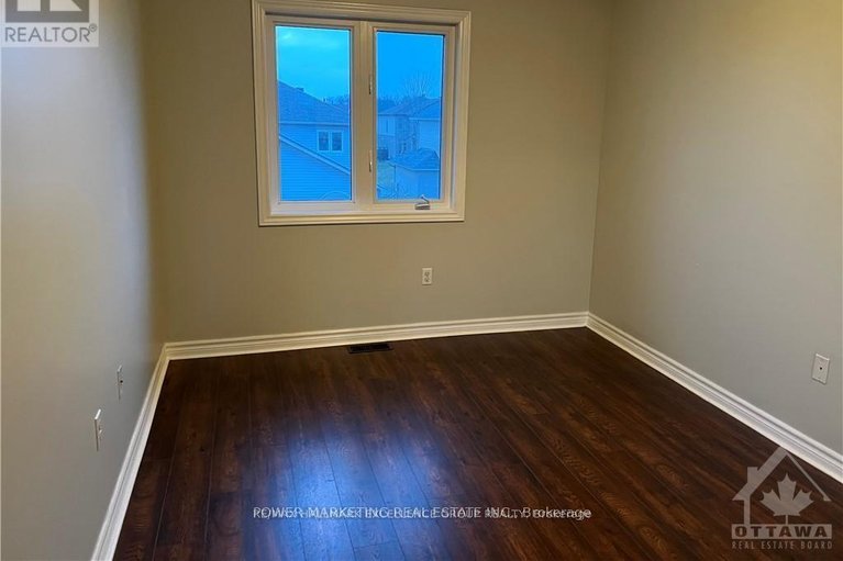 29319586/270-mica-crescent/town-of-rockland/clarence-rockland/ontario/K4K0E2_13