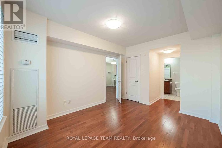 28774329/909-200-besserer-street/sandy-hill/ottawa/ontario/K1N0A7_25
