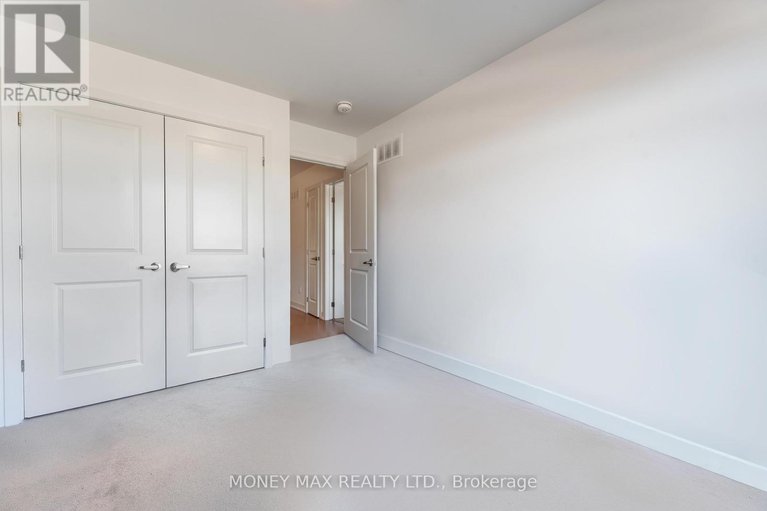 29471727/623-knotridge-street/mer-bleuebradley-estatesanderson-park/ottawa/ontario/K1W0C7_12