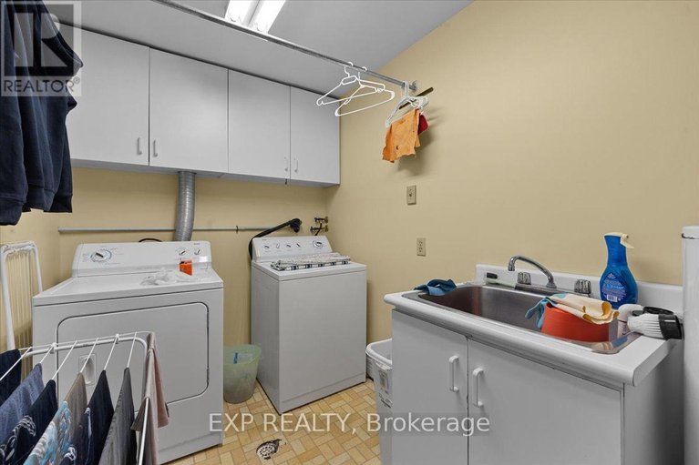 29624617/40-lewis-street/ottawa-centregolden-triangle/ottawa/ontario/K2P0S3_29