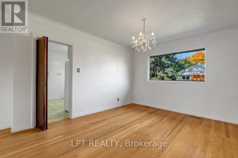 28994142/151-oakridge-boulevard/meadowlandscrestview/ottawa/ontario/K2G2V3_16