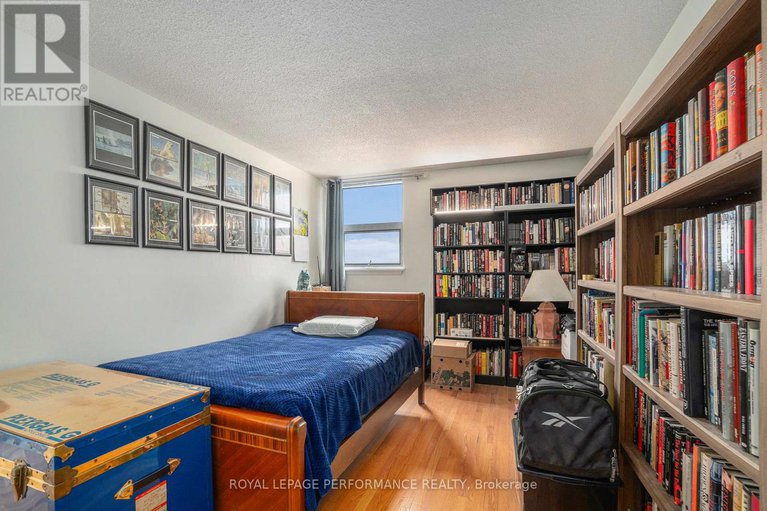 28819010/502-1180-ohio-street/billings-bridge/ottawa/ontario/K1H8N5_14