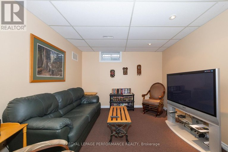 29253146/454-dalrymple-drive/town-of-rockland/clarence-rockland/ontario/K4K1G6_25