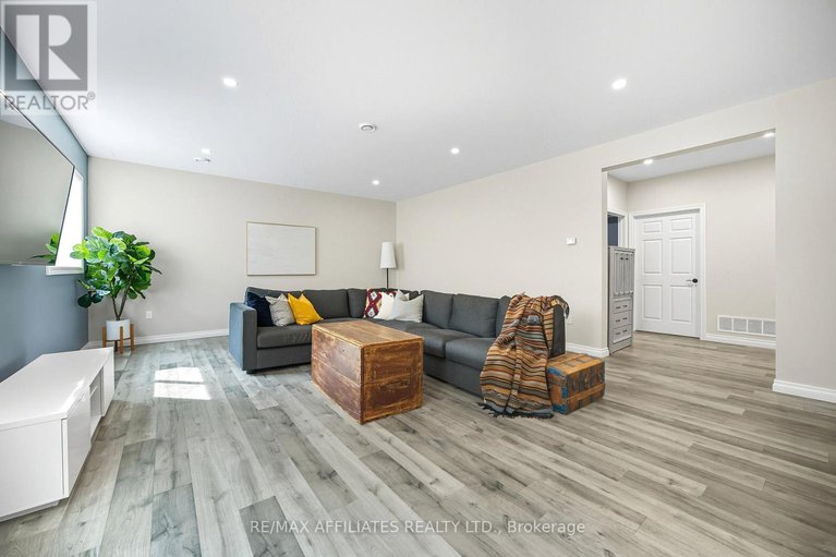 28901435/267-roberts-road/lanark-highlands-lanark-village/lanark-highlands/ontario/K0G1K0_25
