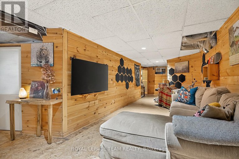 29137388/324-osgoode-street/sandy-hill/ottawa/ontario/K1N6T2_36