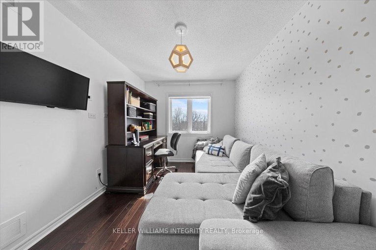 28491070/381-cooks-mill-crescent/riverside-south/ottawa/ontario/K1V2N2_24