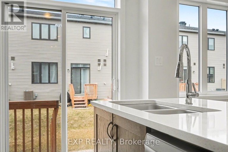 29566876/98-osler-street/morgans-grantsouth-march/ottawa/ontario/K2W0K8_13