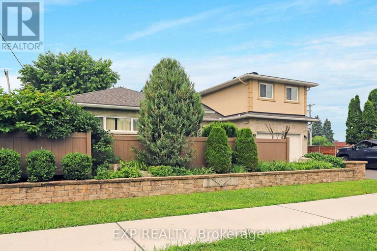 28625166/1382-fisher-avenue/city-viewskylinefisher-heightsparkwood-hills/ottawa/ontario/K2C1X1_3