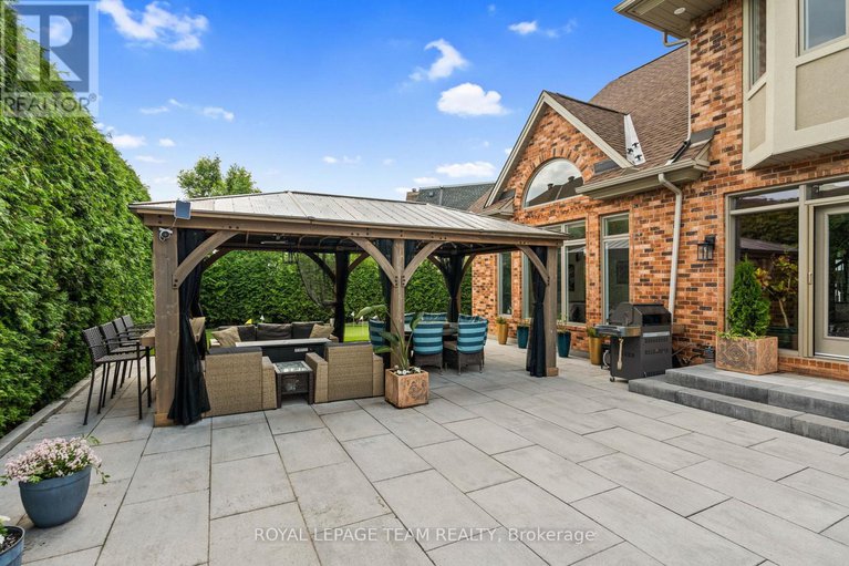28461194/17-craigmohr-court/craig-henrywoodvale/ottawa/ontario/K2G4P9_43