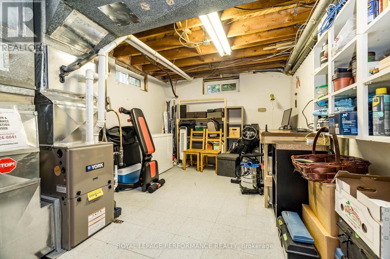 28842718/343-fullerton-avenue/overbrookcastle-heights/ottawa/ontario/K1K1K2_38