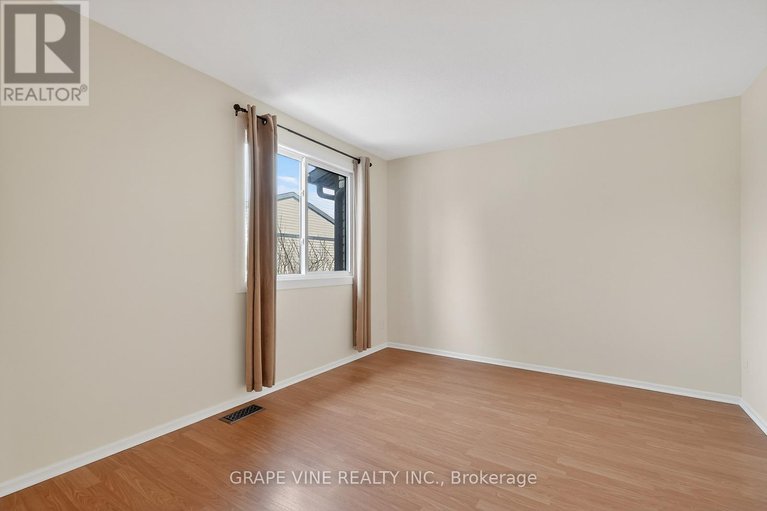 29208366/6885-bilberry-drive/convent-glen-north/ottawa/ontario/K1C2E8_17