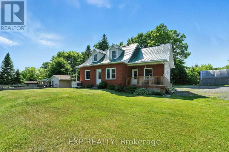 28525895/7800-34-highway/vankleek-hill/champlain/ontario/K0B1R0_1